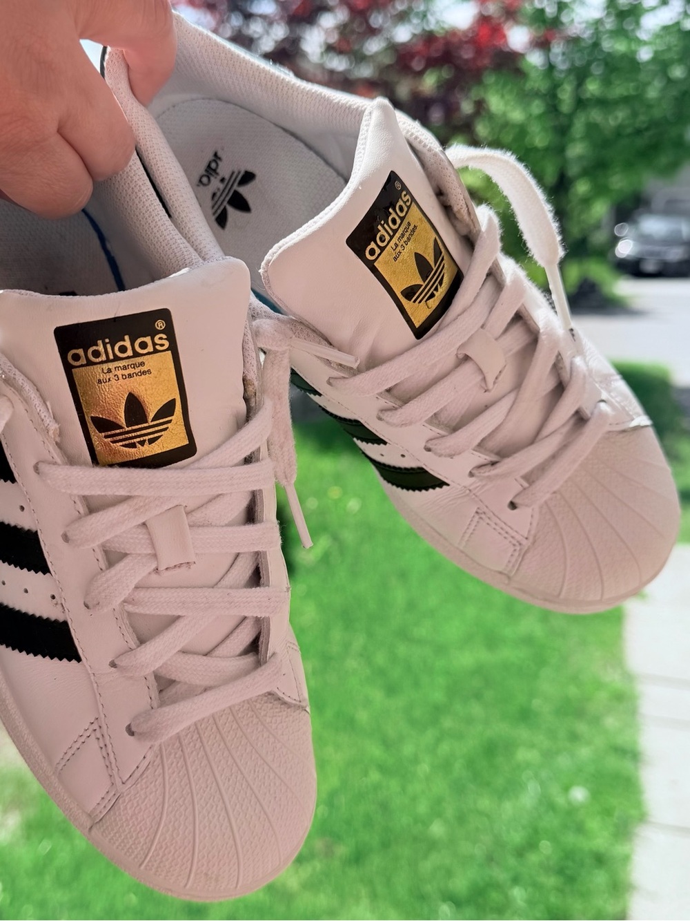 Classic Adidas Superstars with the iconic gold tongue logo! 🖤✨Women’s size - Picture 2 of 7